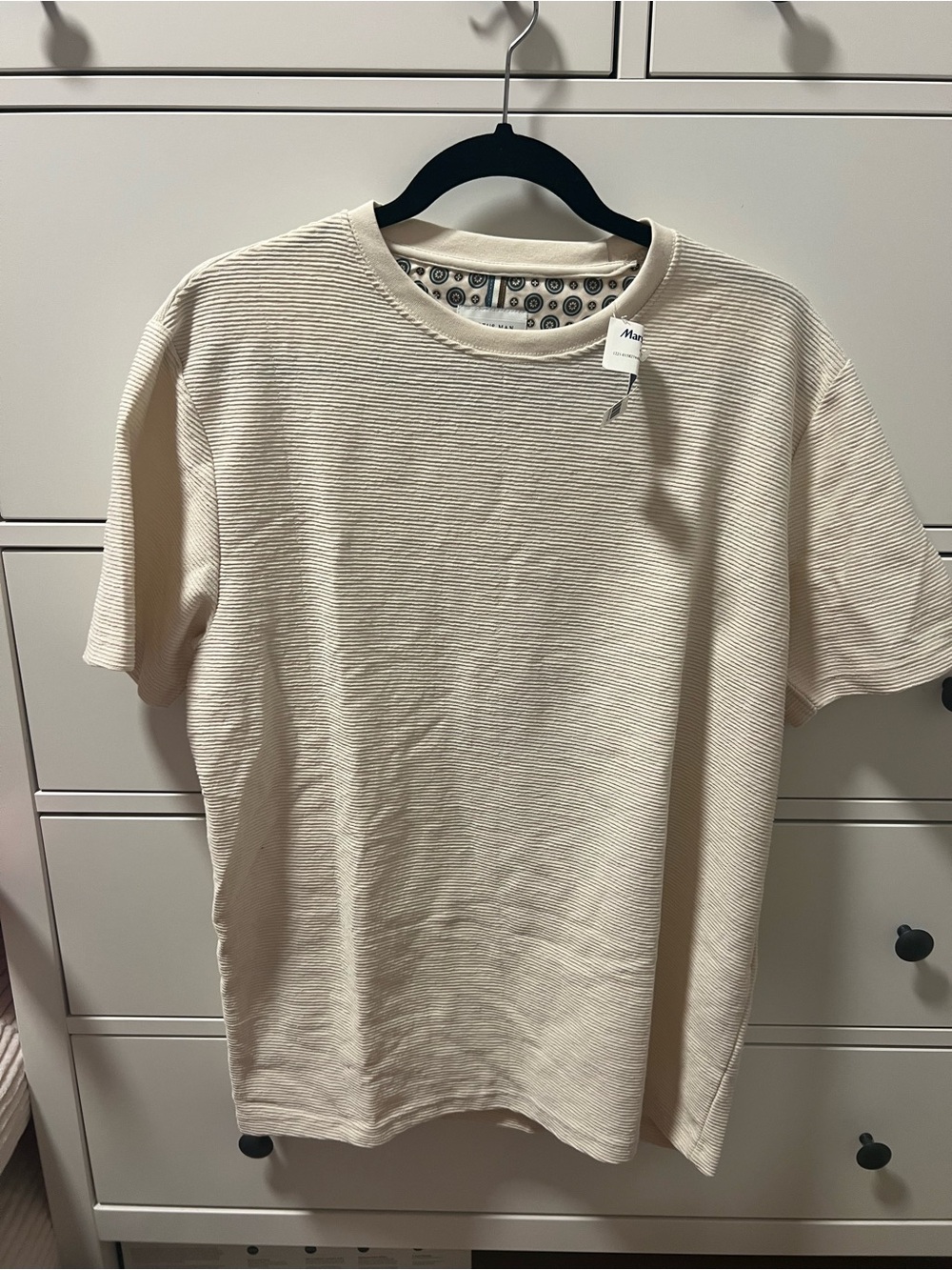 Men's Textured Cream Short-Sleeve Crew Tee